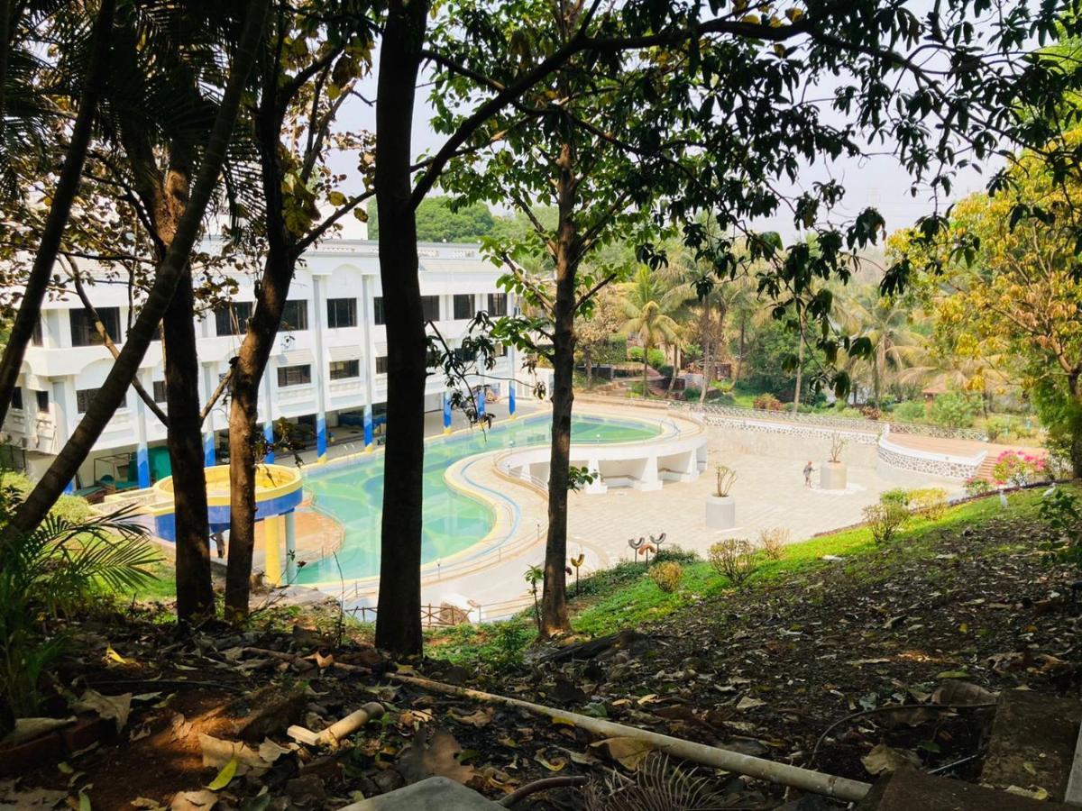 U Rivergate 카르자트 외부 사진